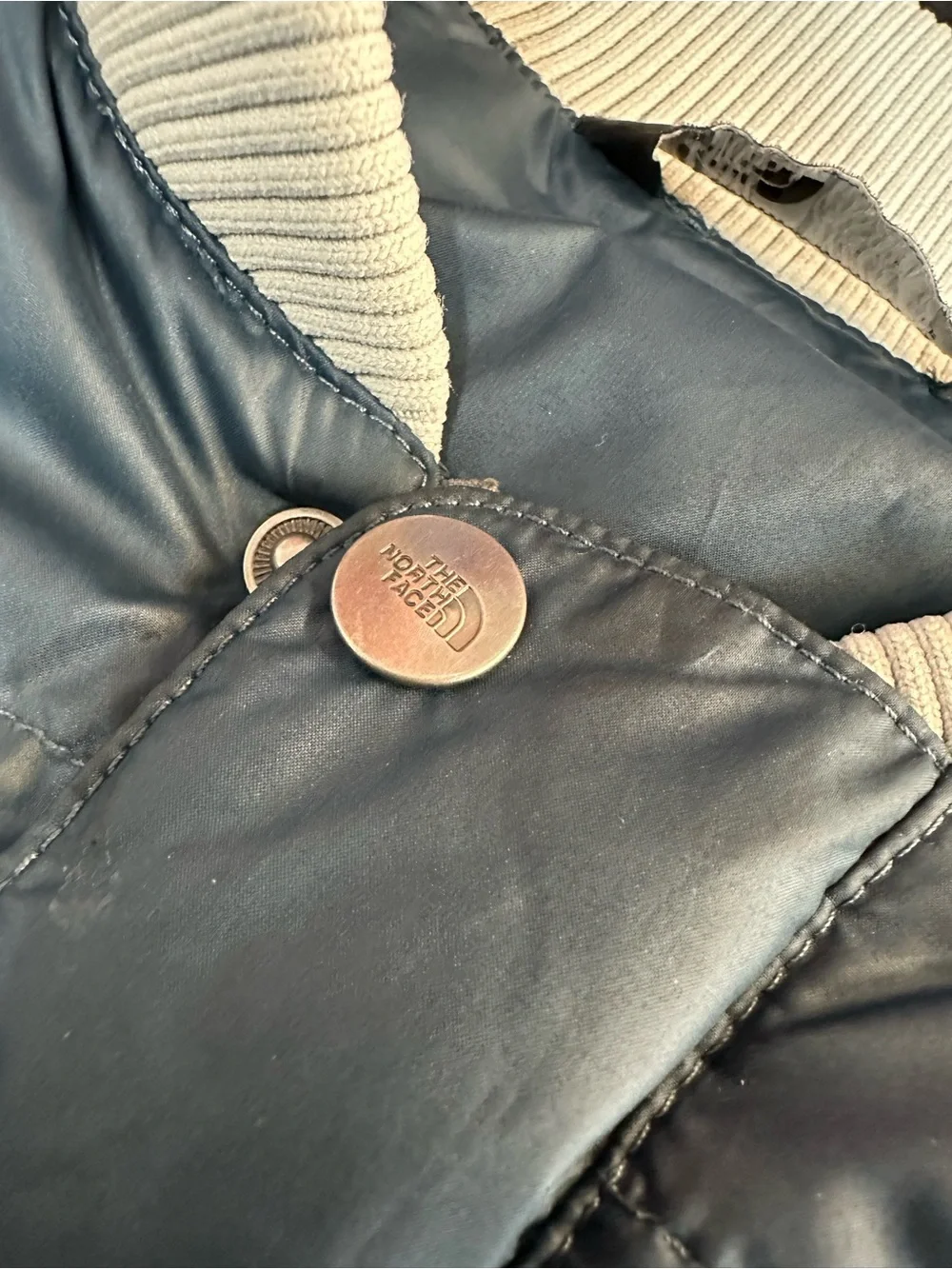 The north face grey navy blue quilted puffer jacket men’s size xl goose down